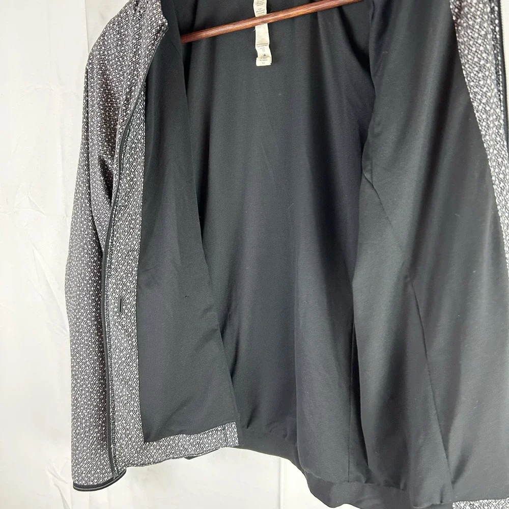 Lululemon Hit It Jacket Women Sz 8 Frozen Fizz White Black Swift Ultra Full Zip‎